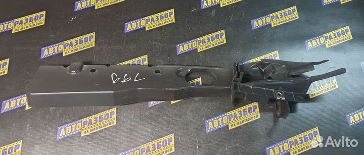 Накладка переднего крыла правого Ford Focus