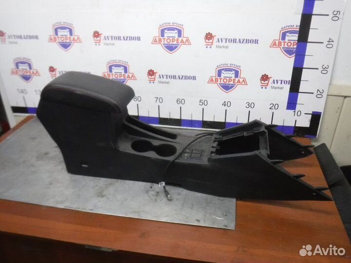 Консоль между сидений Lifan Solano 2 1.5 2016