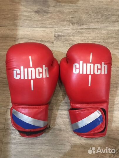 Боксерские перчатки 10 oz clinch