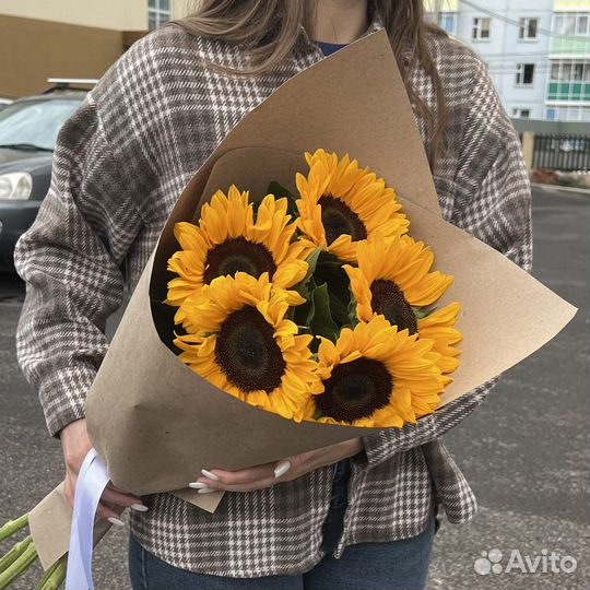 Букет из подсолнухов. Доставка. Цветы