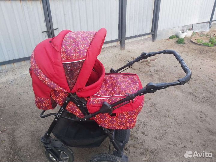 Прогулочная коляска