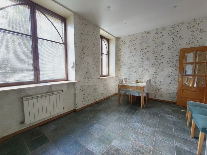 3-к. квартира, 114 м², 2/5 эт.