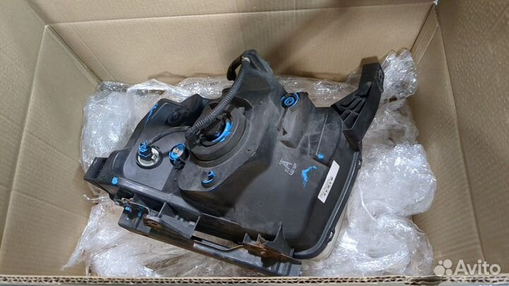 Фара (передняя) правая Honda Element, 2006