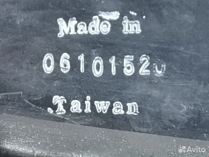 Поворотник правый Renault Modus 2 2008 7701065737