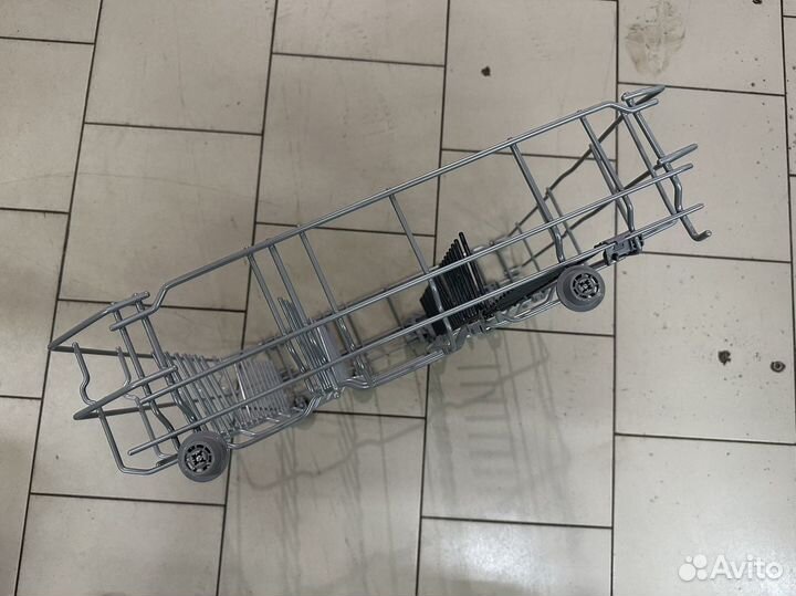 Нижняя корзина посудомоечной машины б/у Bosch