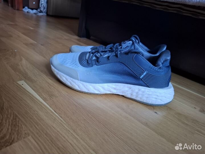 Кроссовки легкие 41