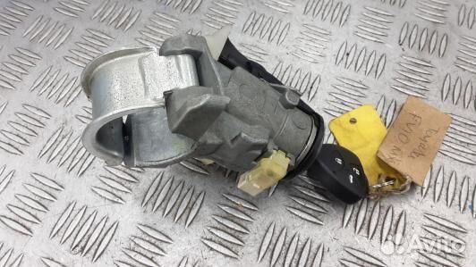 Замок зажигания toyota avensis T27 (DBG23J101)
