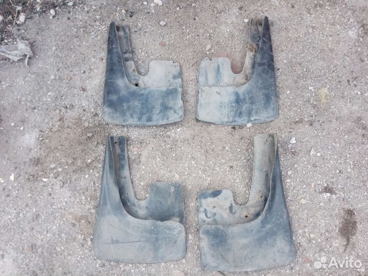 Брызговики универсальные