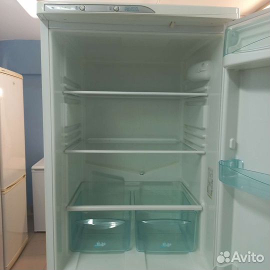 Холодильник с морозильной камерой. Доставка