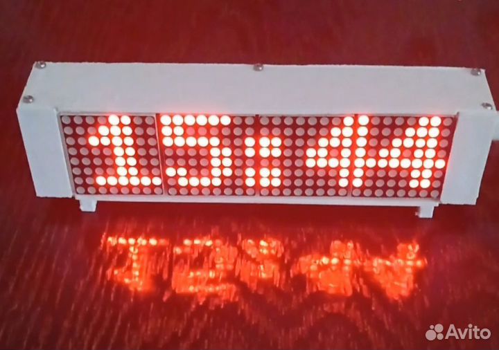 Бегущей строкой часы с WiFi