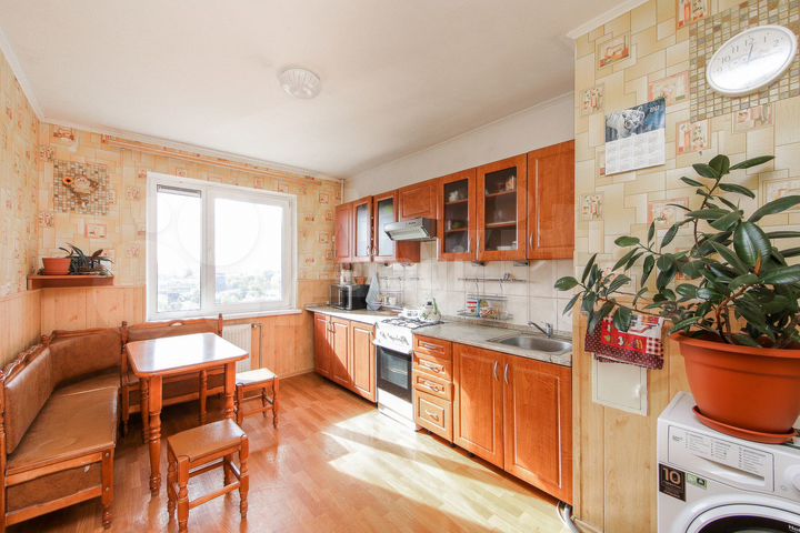 3-к. квартира, 85 м², 8/10 эт.