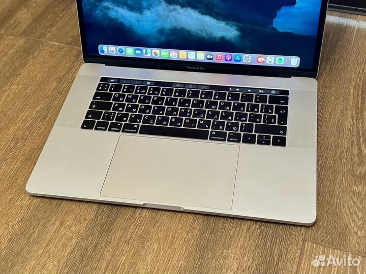 MacBook Pro 15 2016 i7 256gb идеал