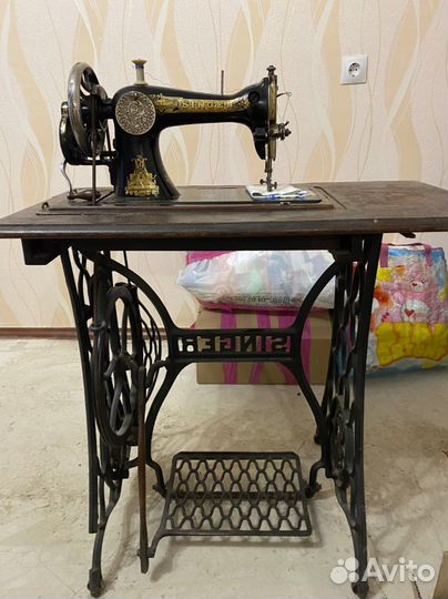 Швейная машина Singer