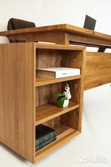Стол / письменный стол / офисный стол