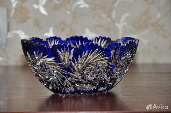 Ваза хрустальная цветная 