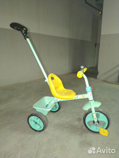 Детский велосипед с ручкой