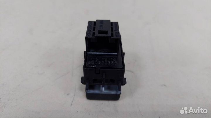 Кнопка стеклоподъемника Skoda Octavia A7 2013