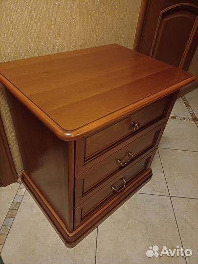 Тумба прикроватная италия