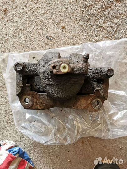 Тормозные суппорта Toyota Camry 50-55