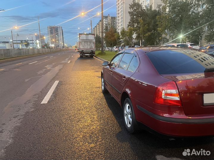 Skoda Octavia 1.6 МТ, 2008, 275 320 км