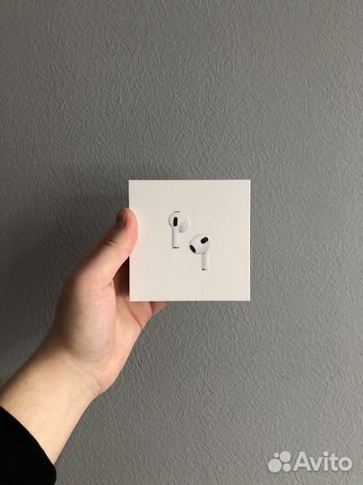 AirPods 3 With Lightning Charging Case