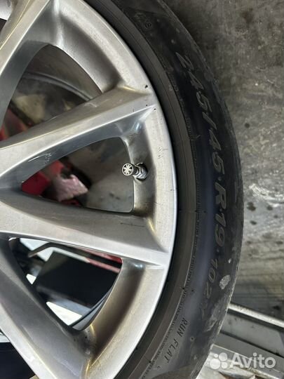 Pirelli P Zero 245/45 R19 и 275/40 R19