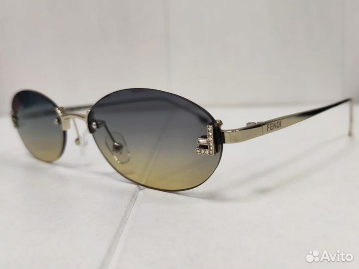 Солнцезащитные очки женские Fendi