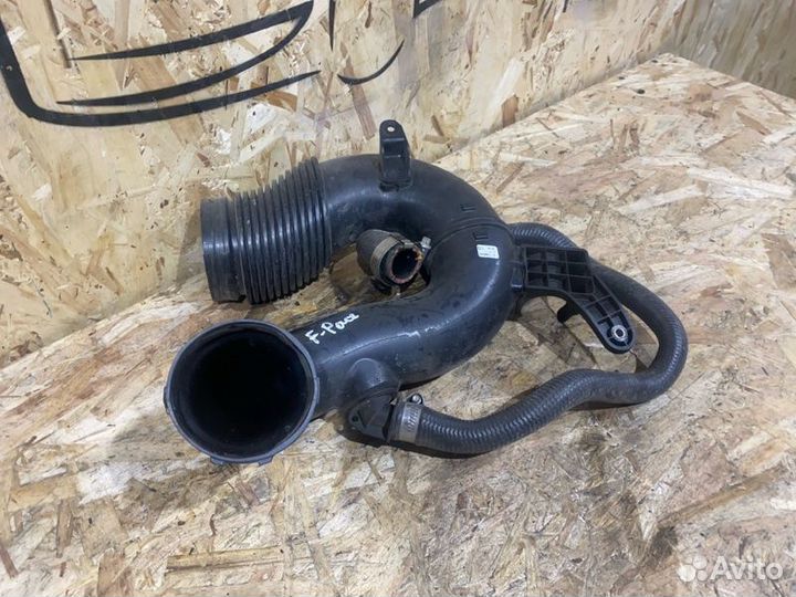 Патрубок воздушного фильтра Jaguar F-Pace 2016