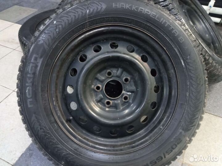 Nokian Tyres Hakkapeliitta 8 205/65 R16