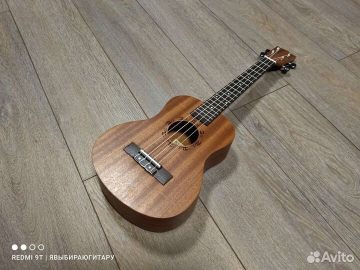Укулеле тенор Fabio (новая)