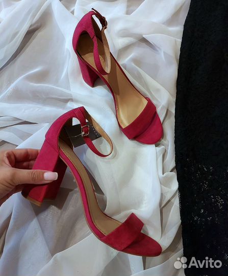 Брендовые платья р. 42-44-46 и босоножки р. 38, 39