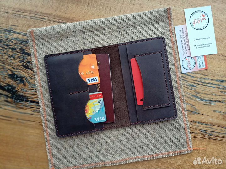 Кожаная обложка на паспорт ручной работы