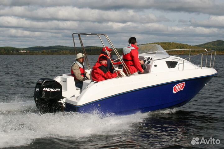 Стеклопластиковый каютный катер Виза Легант-515К