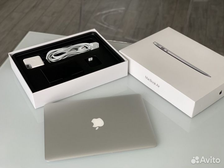 Apple macbook air 13,3 mid 2018 i5 (куплен в 2020)