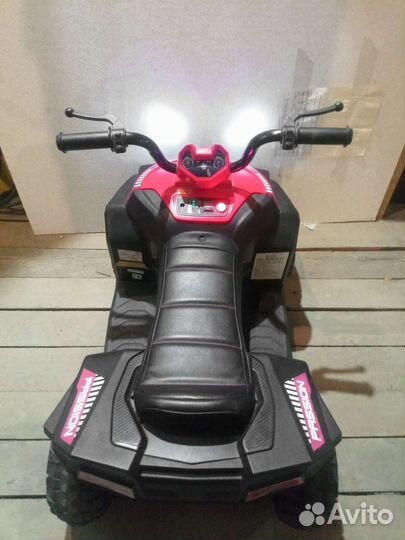 Детский квадроцикл на аккумуляторе
