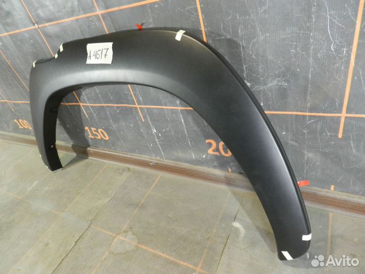 Накладка крыла заднего левого - Toyota Hilux 8
