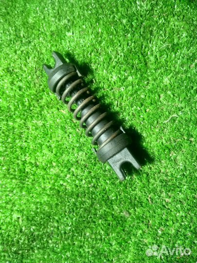 Пружина педали сцепления Audi 80 b3