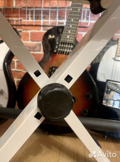 Банкетка белая