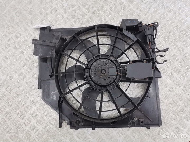 Вентилятор радиатора BMW 3 E46 2001 17117561757