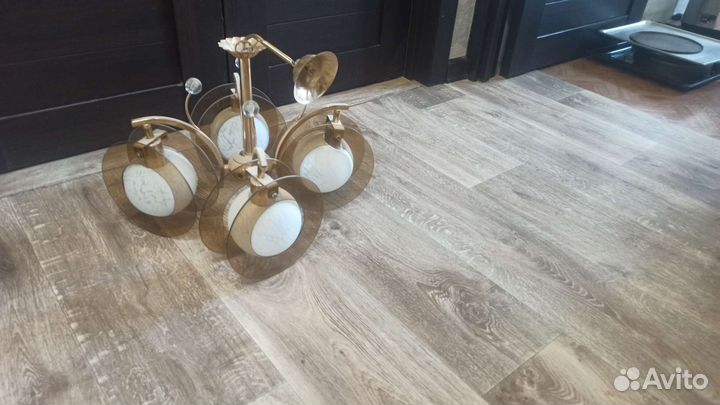 Люстра и бра