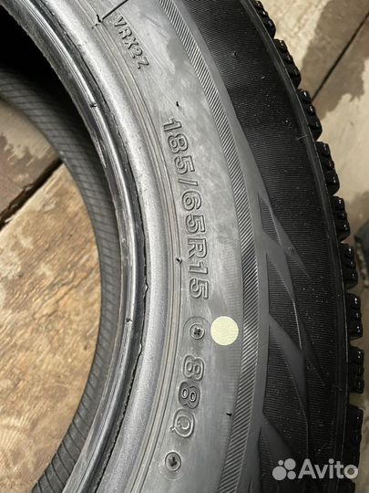 Bridgestone Blizzak VRX2 185/65 R15