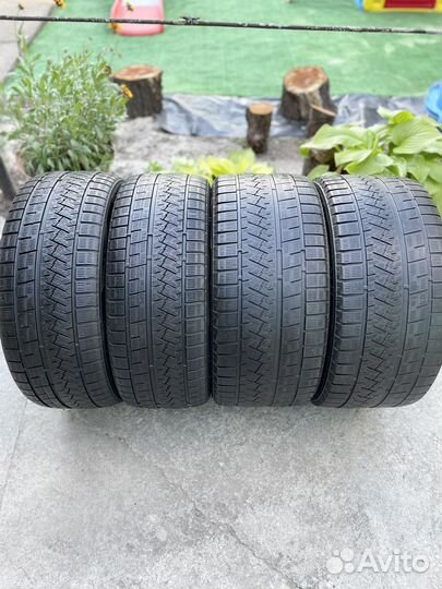 Triangle Snowlink TWT02 245/45 R19 и 275/40 R19 105V