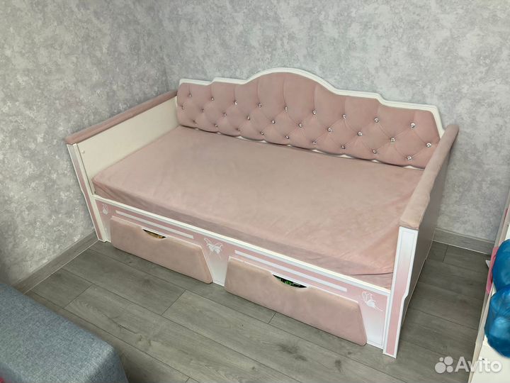 Мебель в детскую для девочки