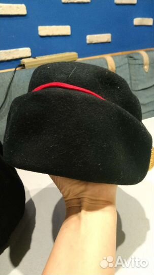 Шапки полицейские размер 55, состояние новое