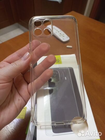 Чехол и стекло защитное разные