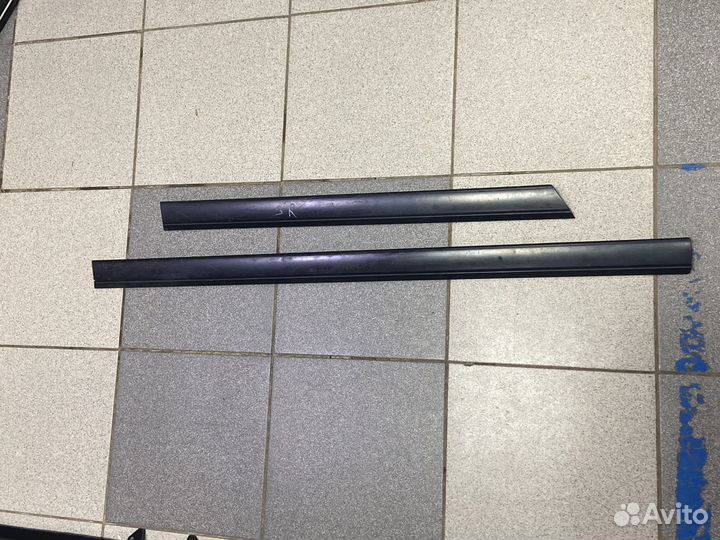 Молдинг двери мерс w202 передний правый задний пра