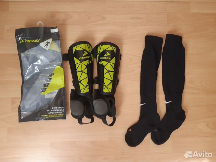 Футбольные щитки Demix размер L и гетры Nike