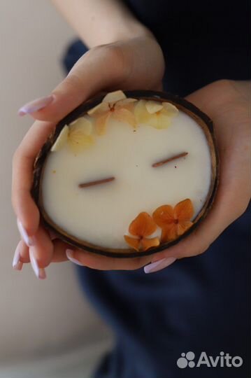 Ароматическая свеча в кокосе 80 мл