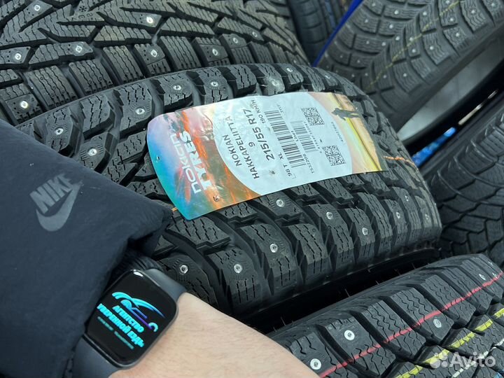 Nokian Tyres Hakkapeliitta 9 215/55 R17 98T