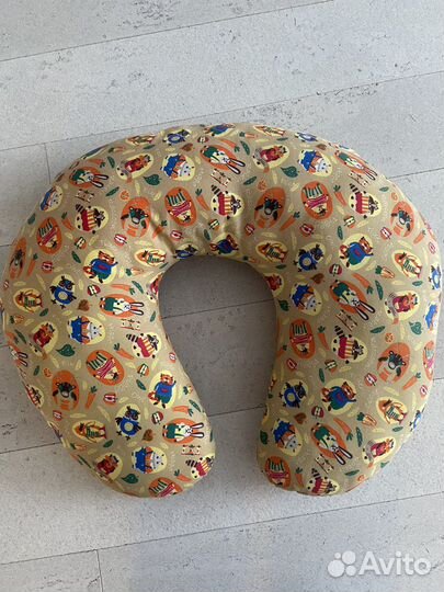 Подушка для кормления и присаживания малыша